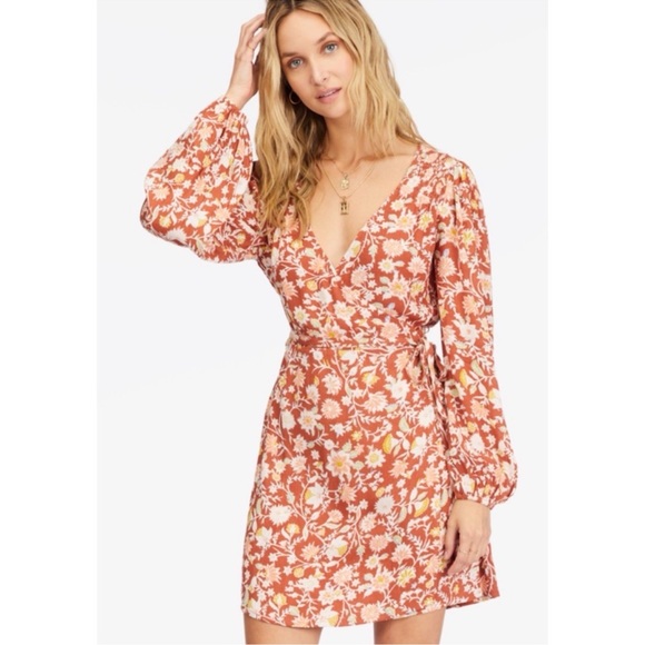 Billabong Dresses & Skirts - Billabong Floral Long Sleeve Dress